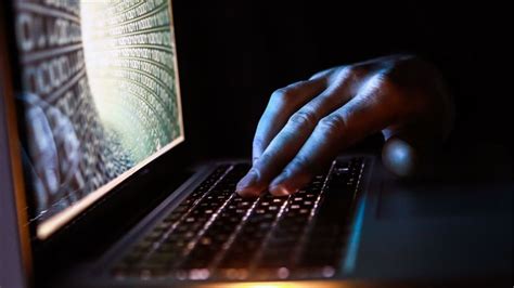 A­B­D­­d­e­n­ ­Ç­i­n­­e­ ­s­i­b­e­r­ ­h­ı­r­s­ı­z­l­ı­k­ ­s­u­ç­l­a­m­a­s­ı­